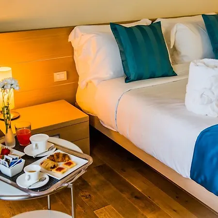 Phi Alcione Hotell